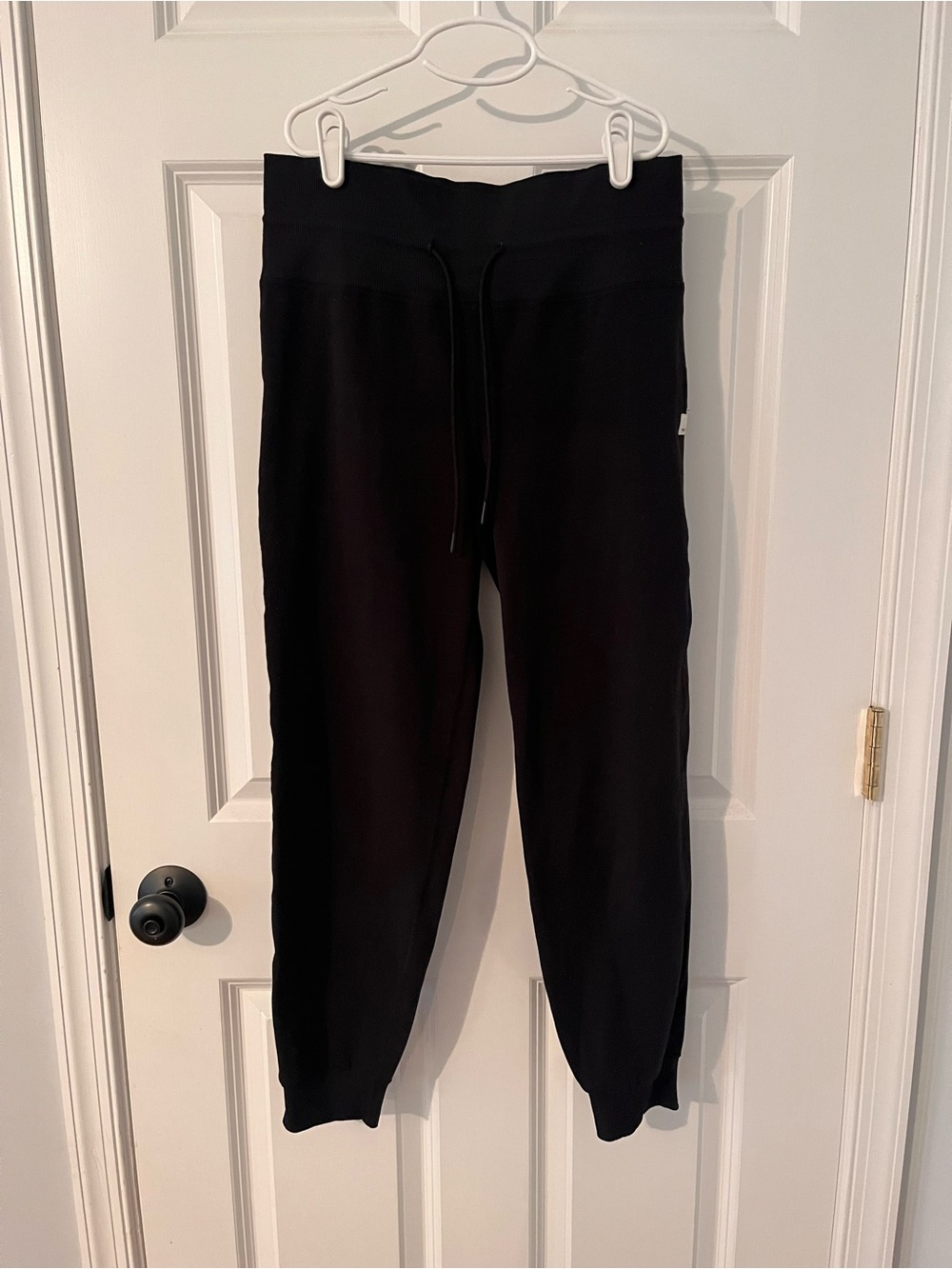 Vuori Women’s Black Drawstring Joggers